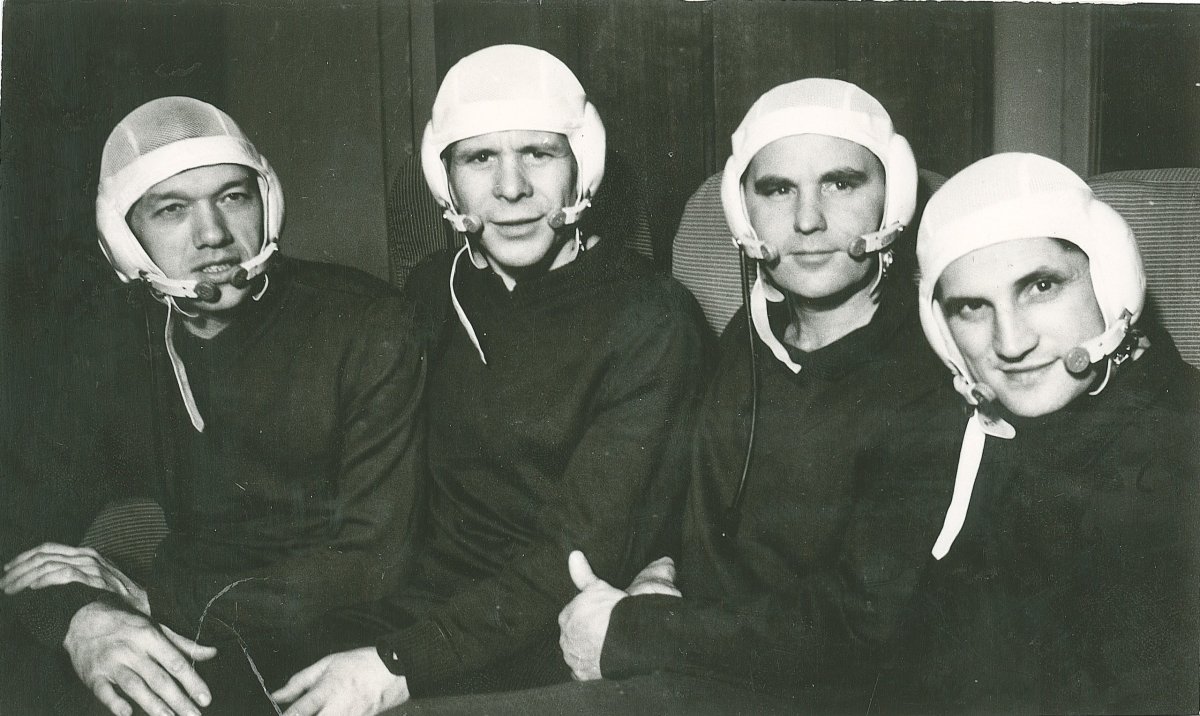 Космонавты Шаталов Волынов Елисеев Хрунов экипаж Союз-4, Союз-5