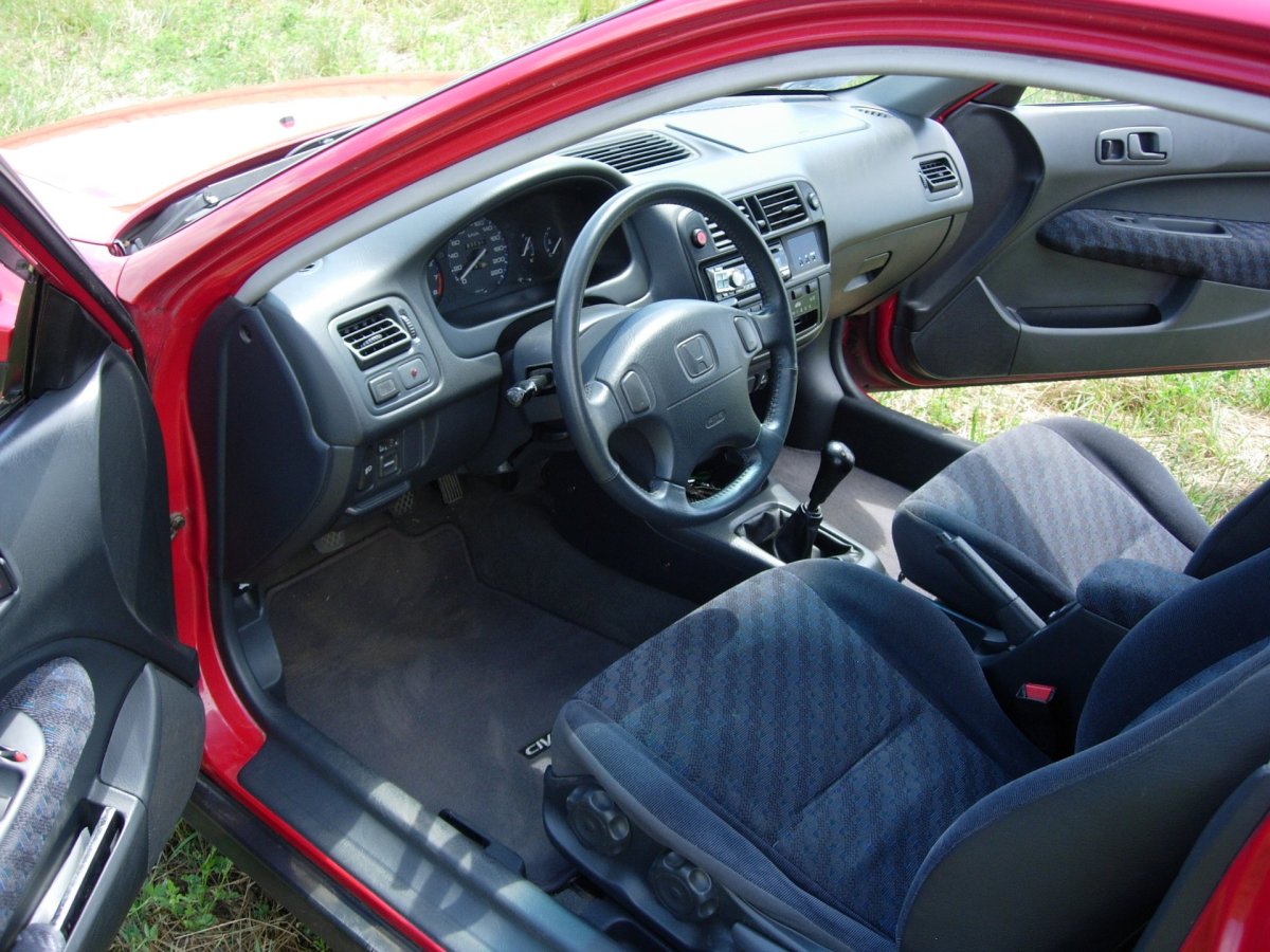 Honda Civic 6 хэтчбек салон