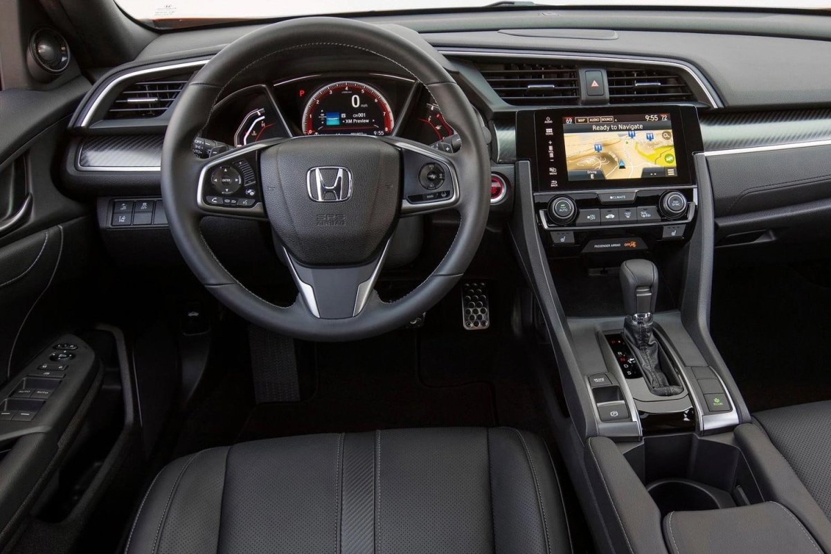 Honda Civic 2017 седан салон