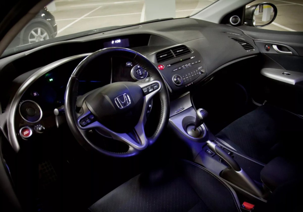 Honda Civic 8 салон
