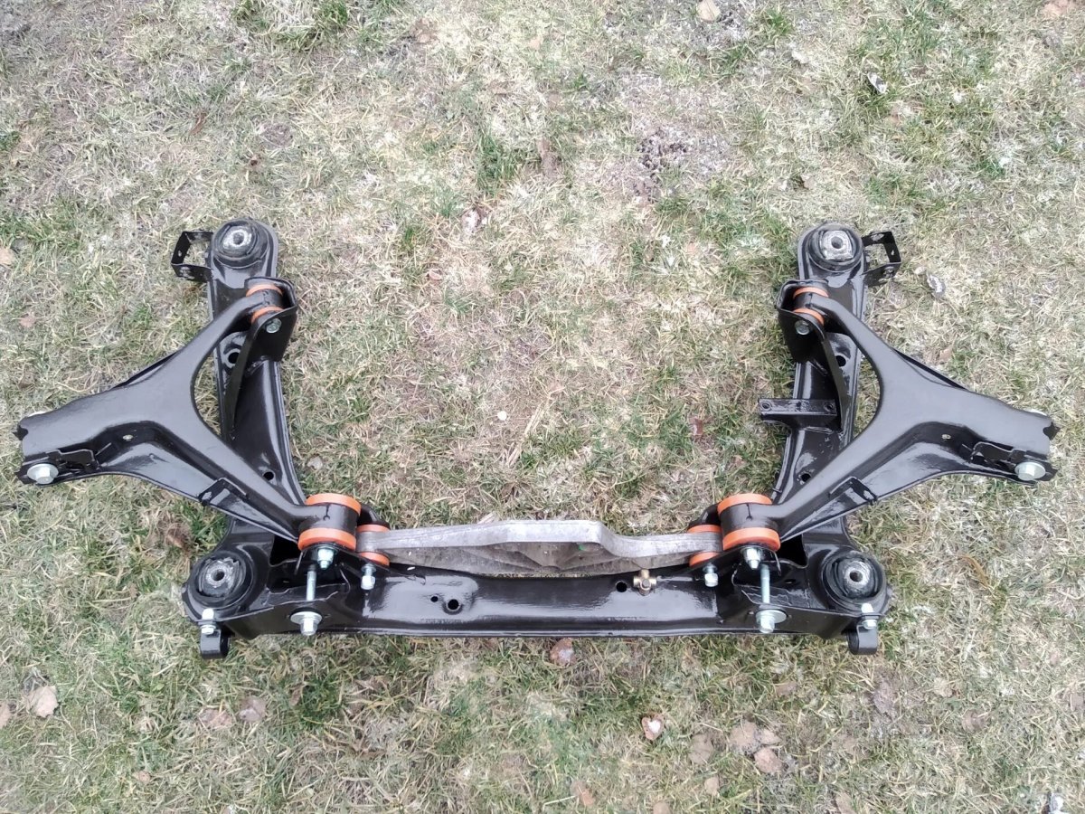 Задняя подвеска Ауди 80 сайлентблоки