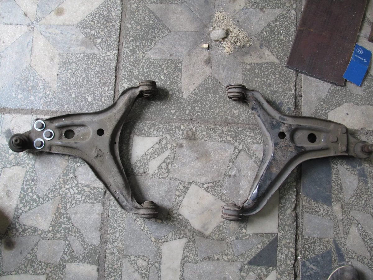 Рычаг подвески Ауди 80