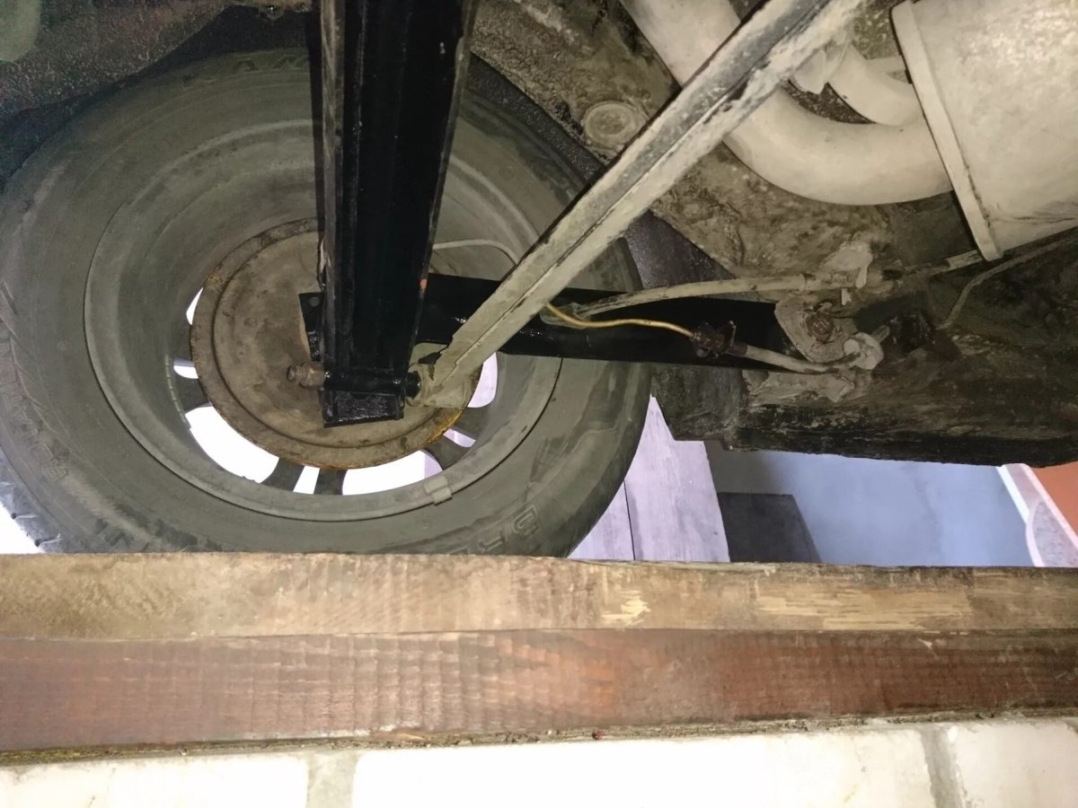 Крепление задней балки на Ауди 80