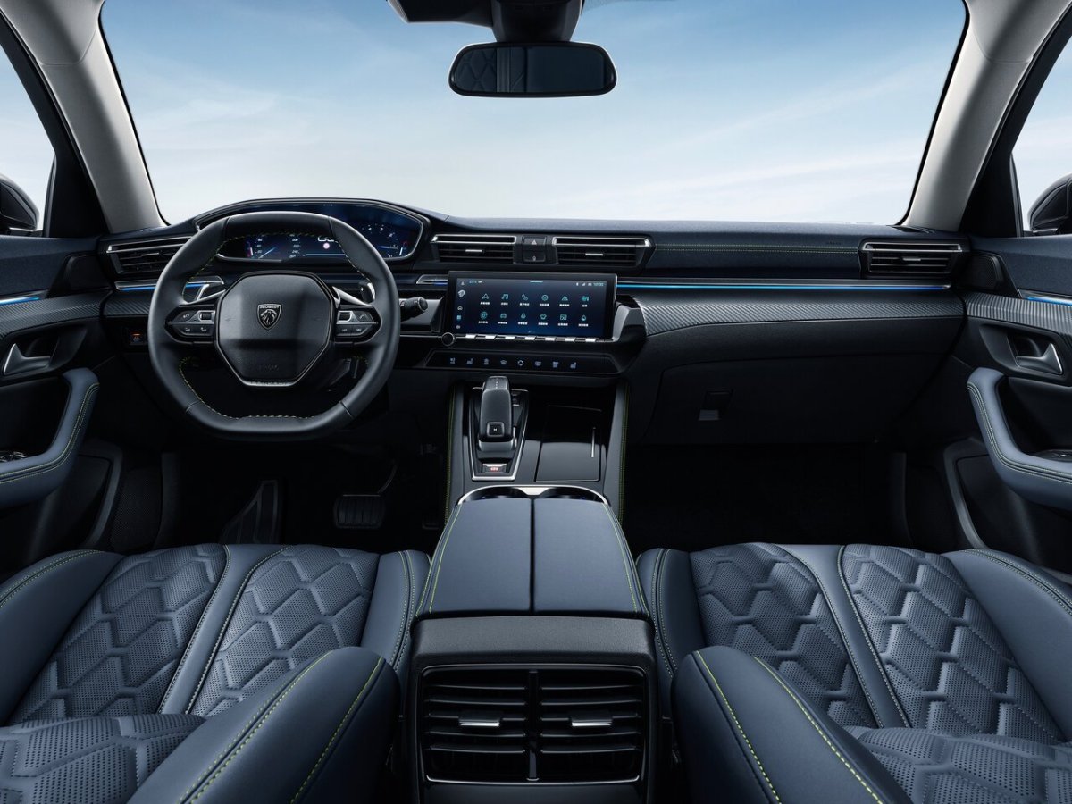 Peugeot 508 2024 салон
