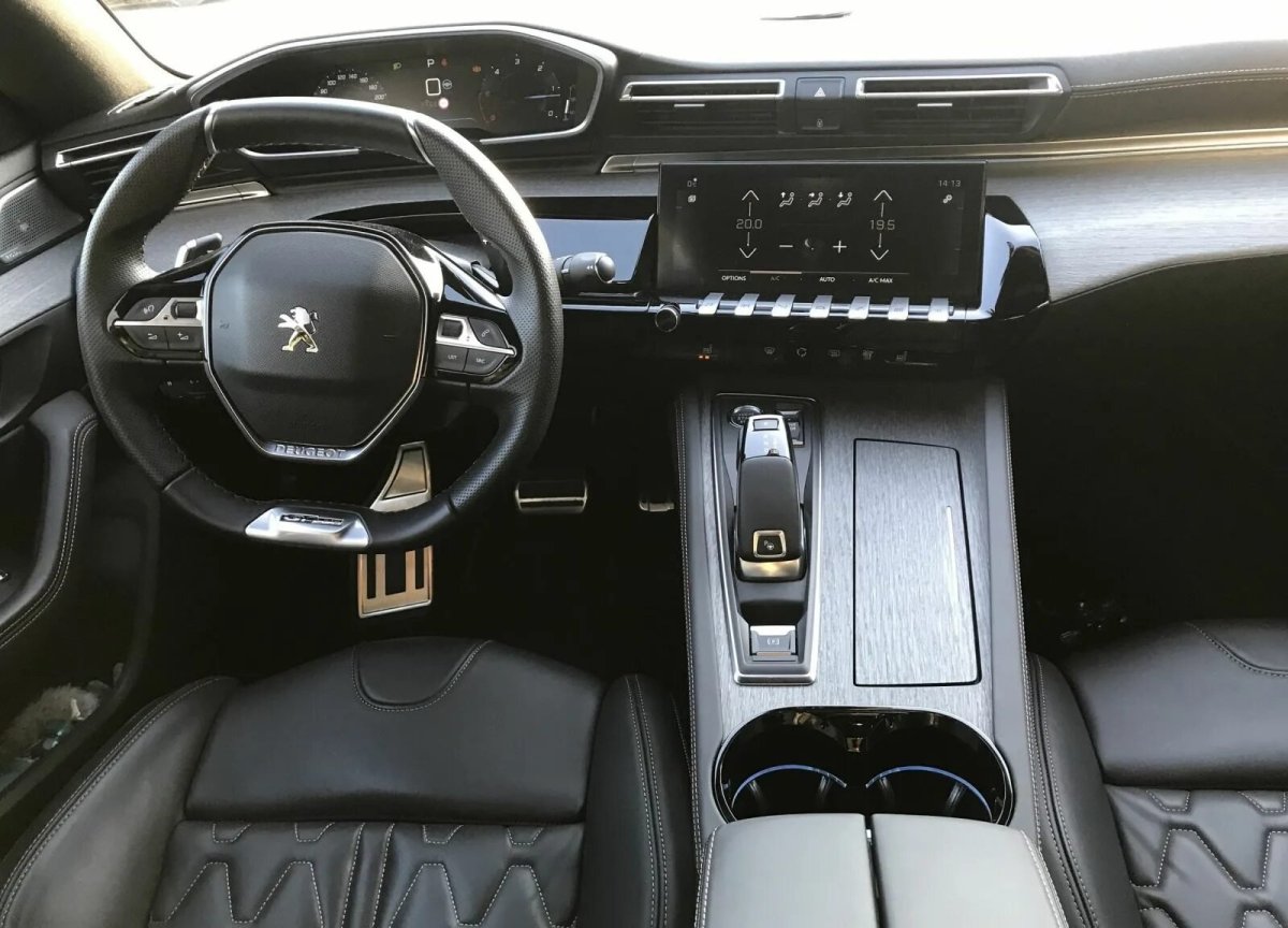 Пежо 508 салон 2021