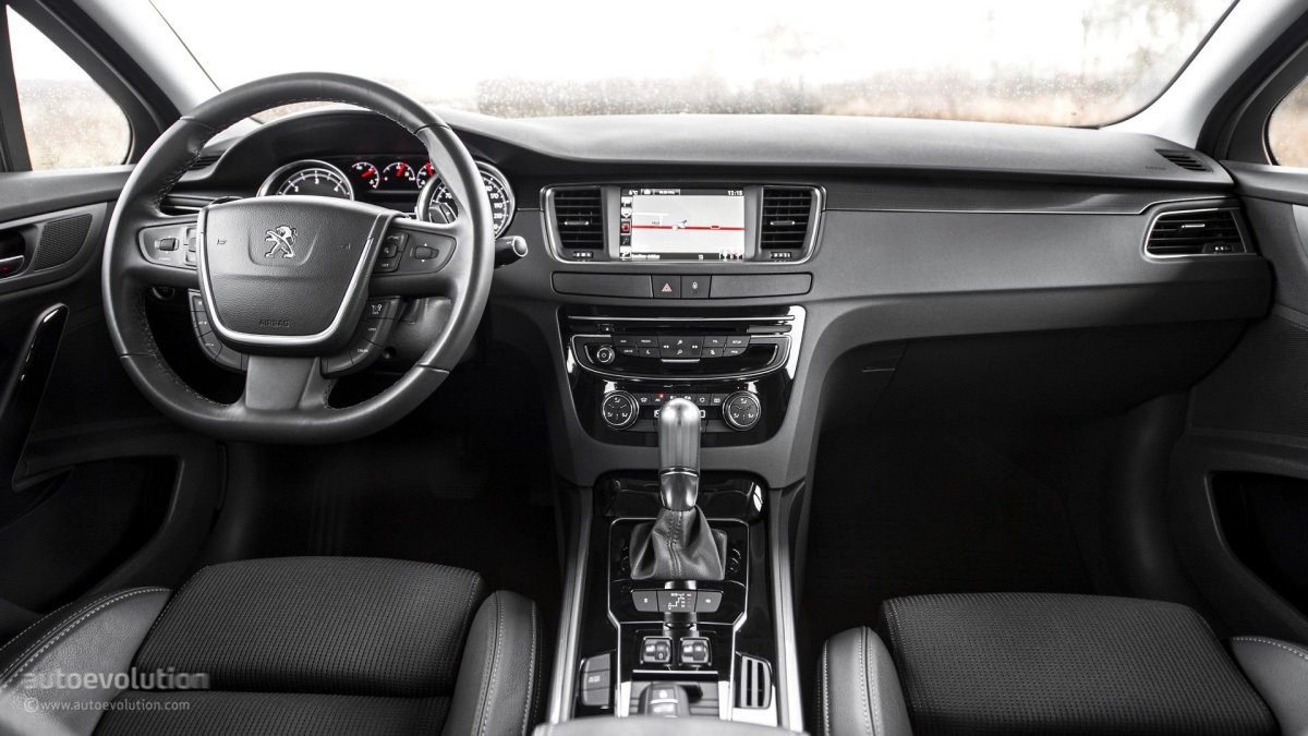 Peugeot 508 2015 салон