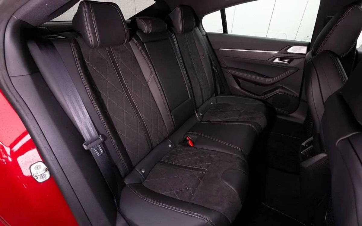 Peugeot 508 лифтбек