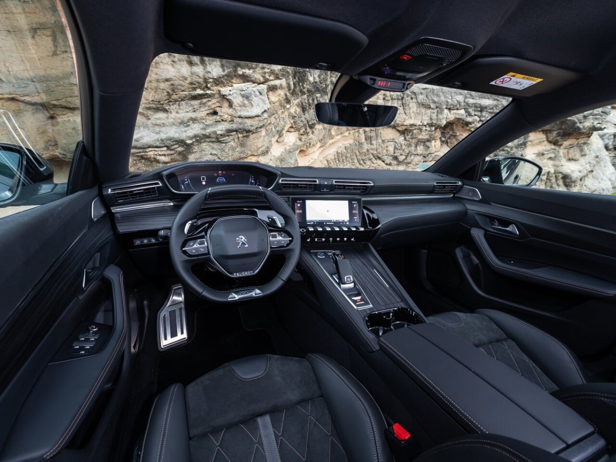 Пежо 508 2018 салон