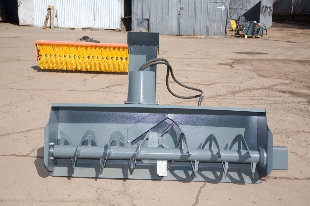 Шнековый снегоуборщик для трактора МТЗ 82