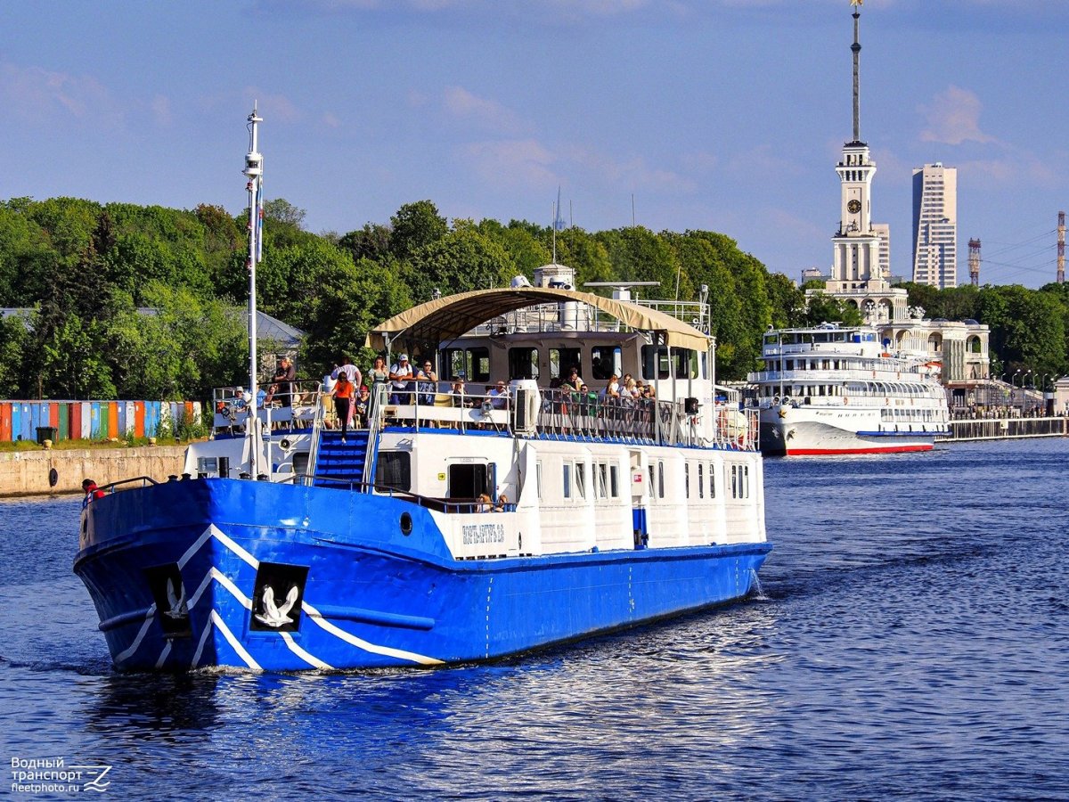 Теплоход Москва река