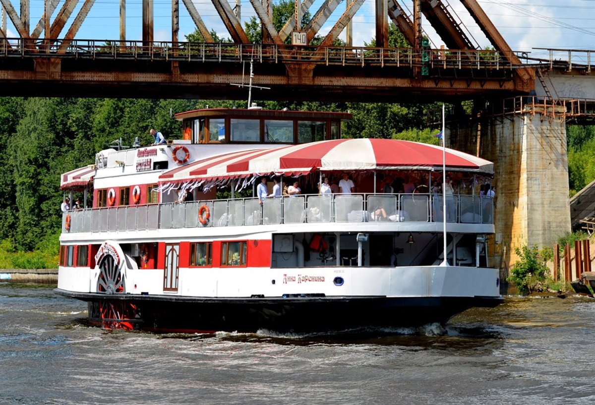 Теплоход Анна Каренина