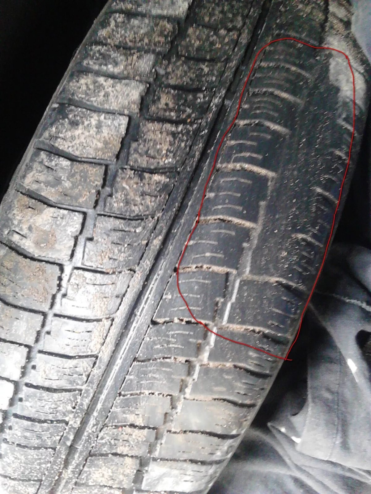 Шишки на протекторе шины