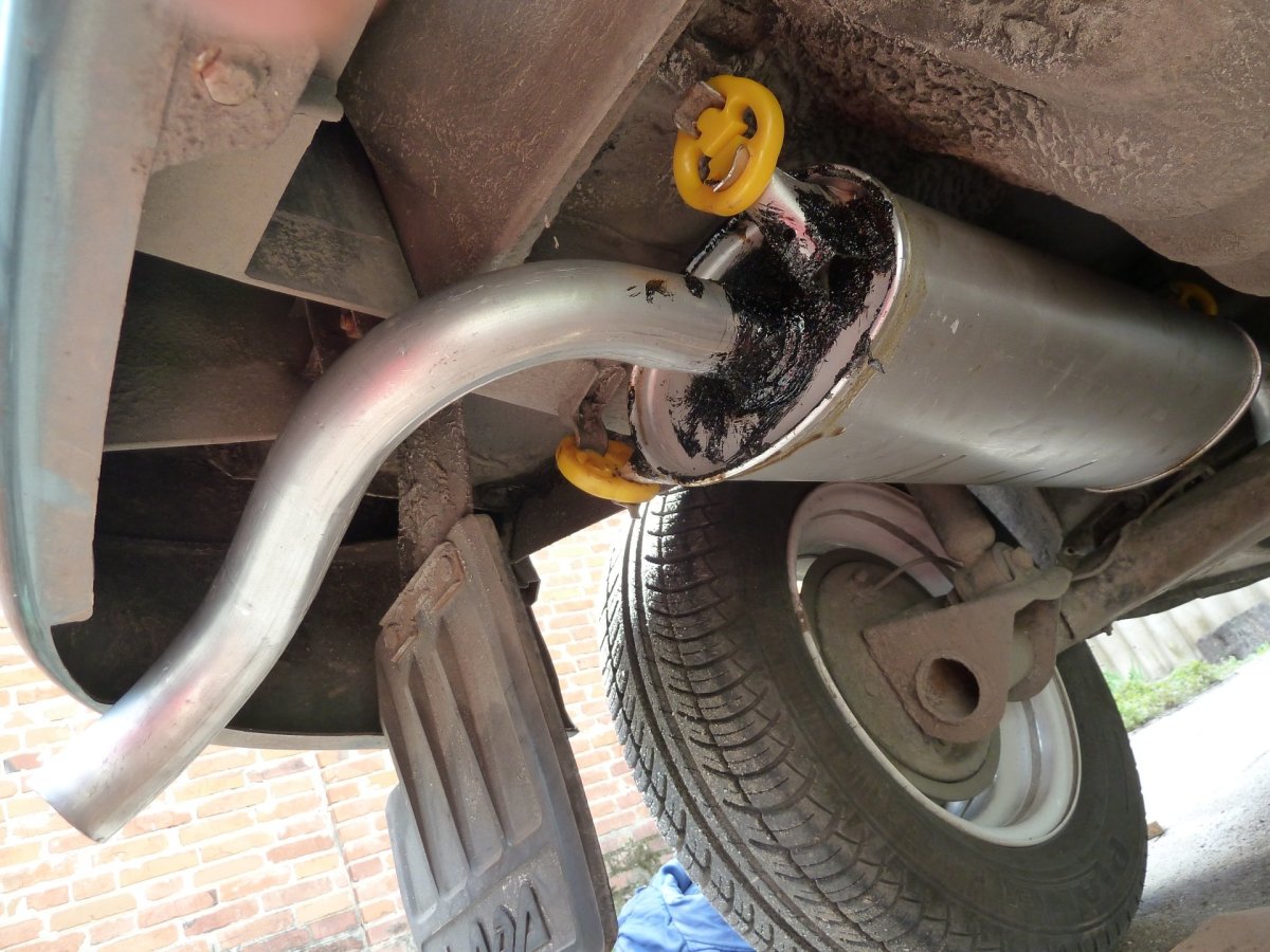 Крепление выхлопной системы ВАЗ 2115