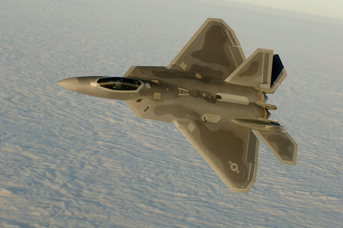 Самолет f-22a "Raptor"