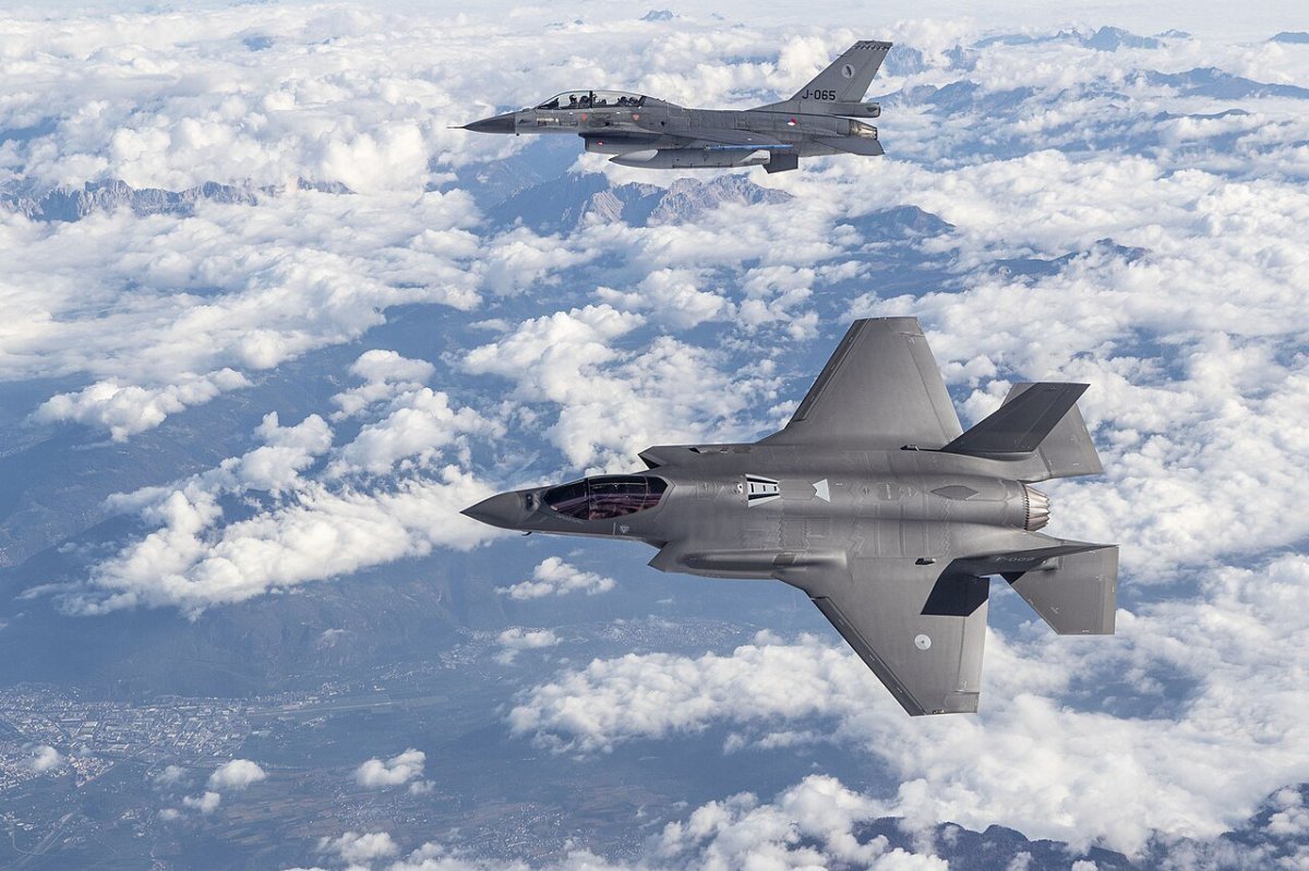 Американский истребитель 5 поколения