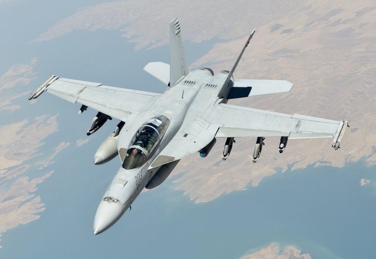 Самолет f/a-18e super Hornet