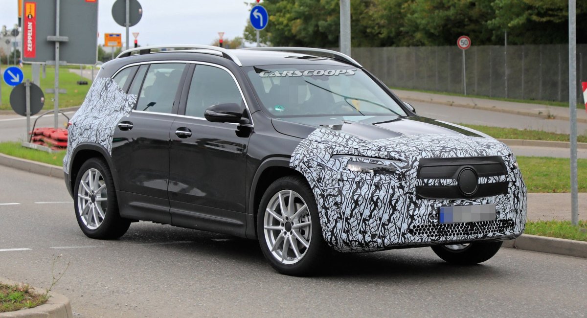 Мерседес Бенц EQB