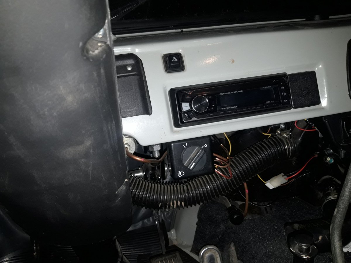 Магнитола в УАЗ Буханка