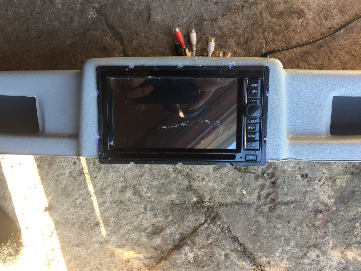 Полка УАЗ Хантер верхняя под магнитолу 2 din