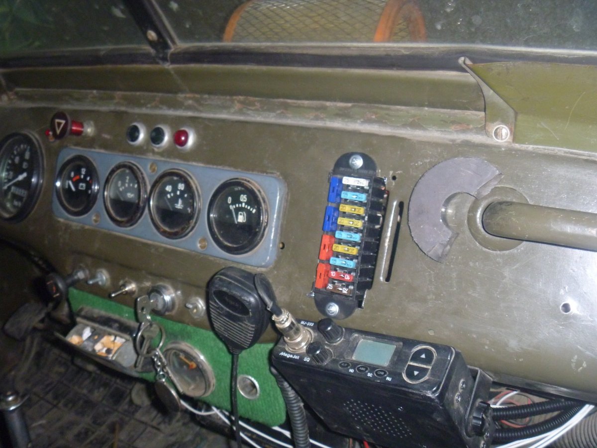 Магнитола в УАЗ 469 тентованный