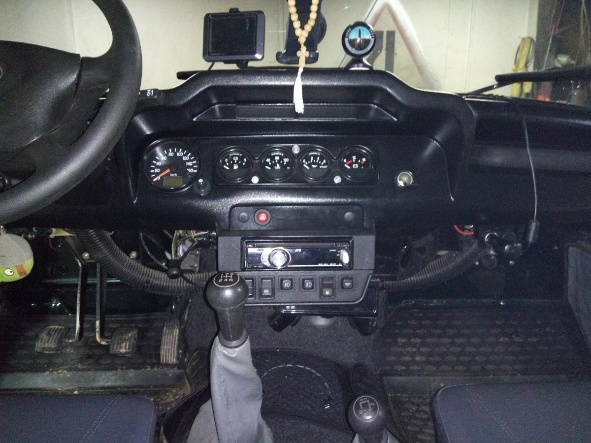 УАЗ Хантер консоль 2107