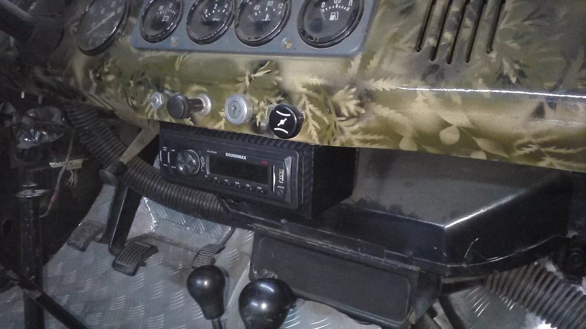 Полка для магнитолы на УАЗ 469