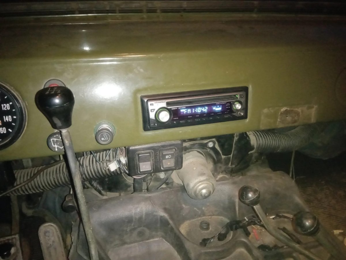 Магнитола в УАЗ 3303