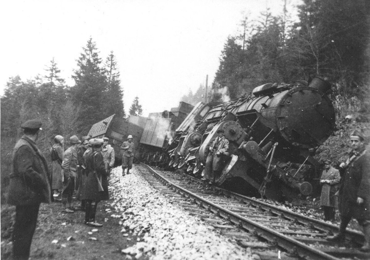 3 Августа 1943 г. началась Партизанская операция «рельсовая война».