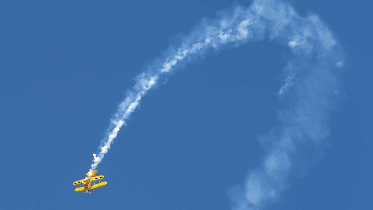 Шлейф от самолета