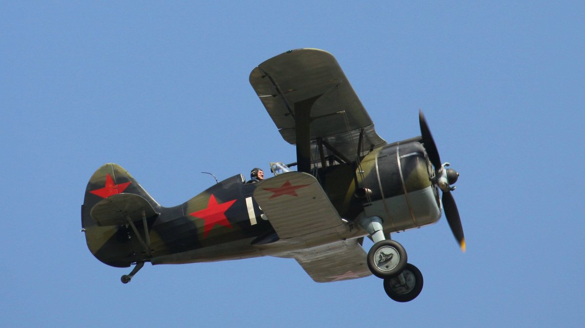 Советский самолёт истребитель и16
