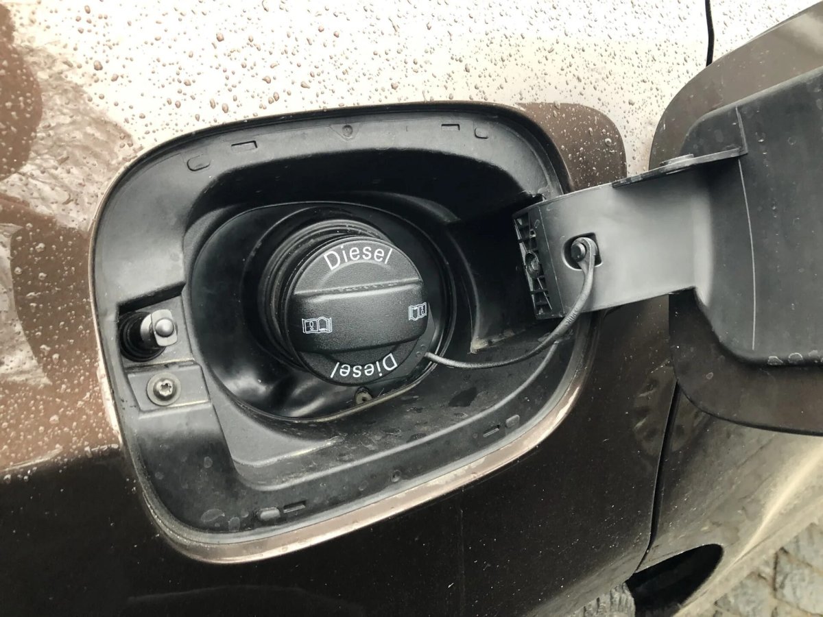 Лючок бензобака Audi q3