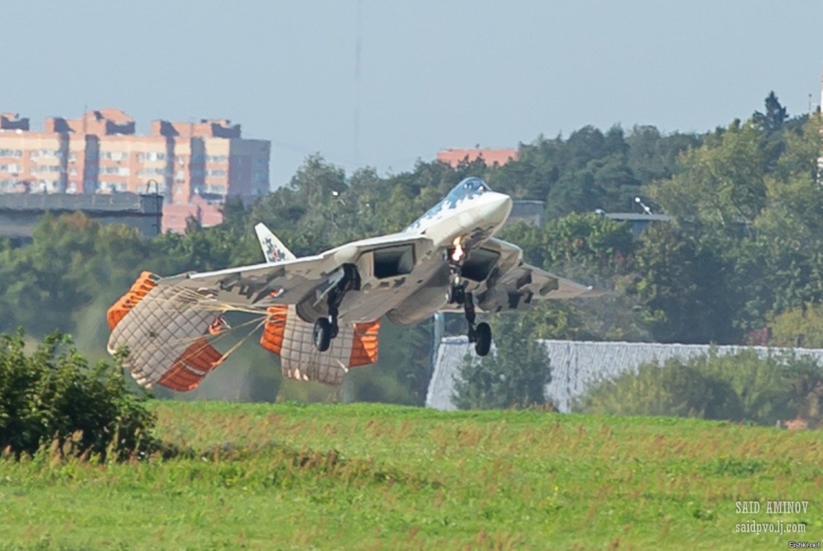 Су-57 тормозной парашют