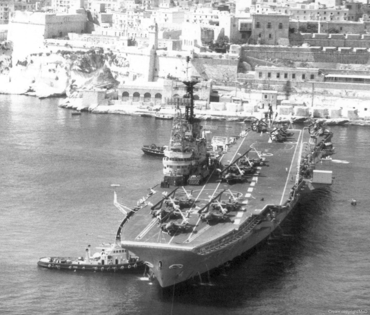 HMS Centaur r06