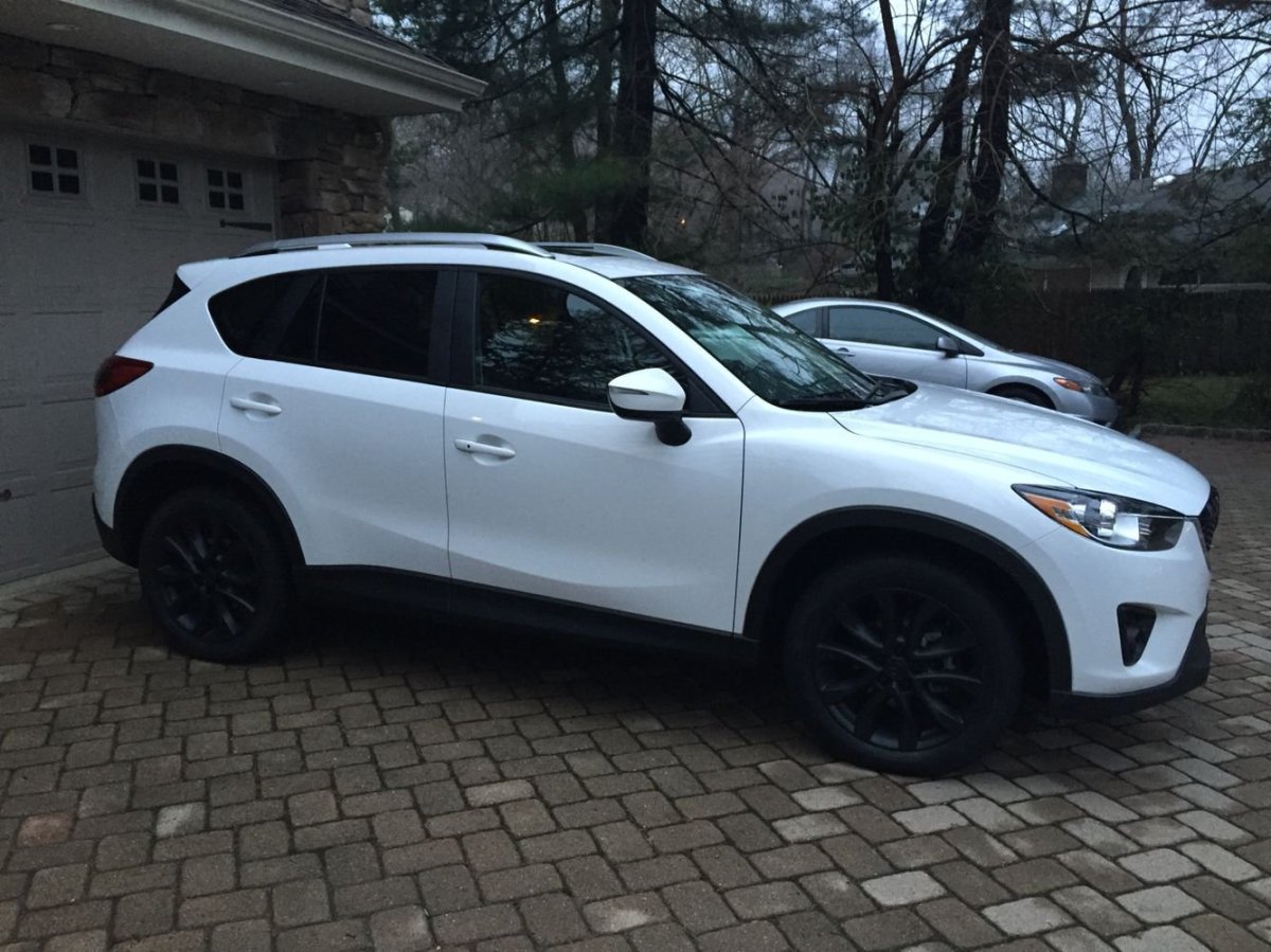 Черные диски на Мазда СХ 5