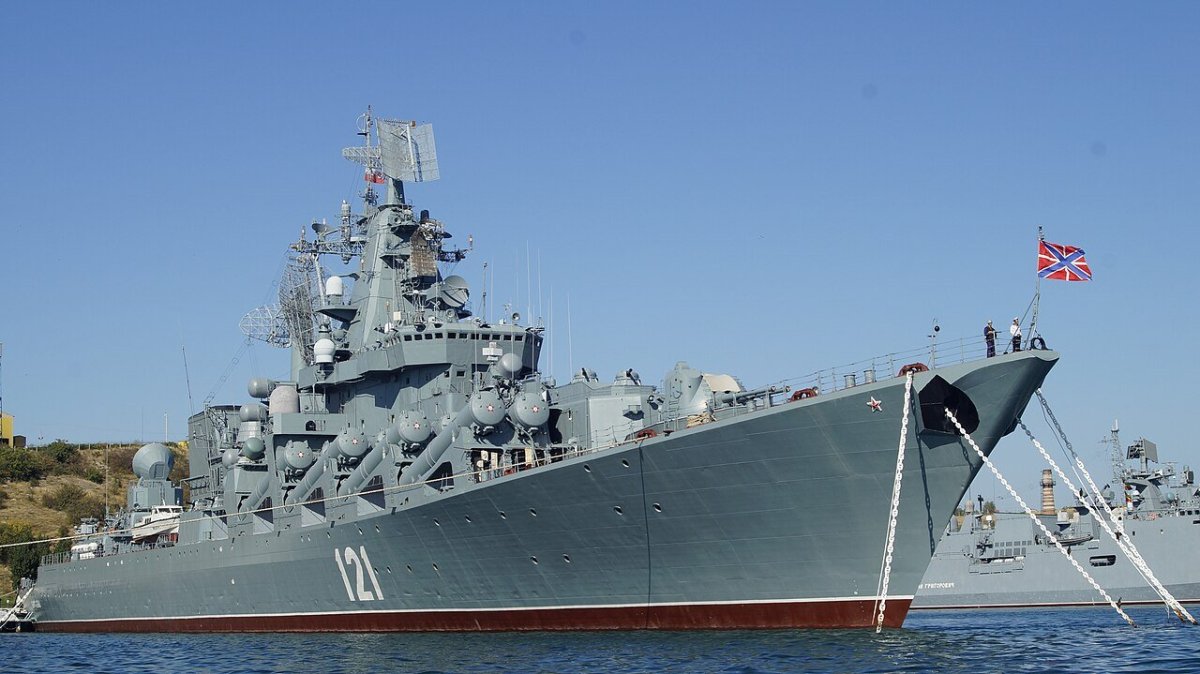 Крейсер Москва картина