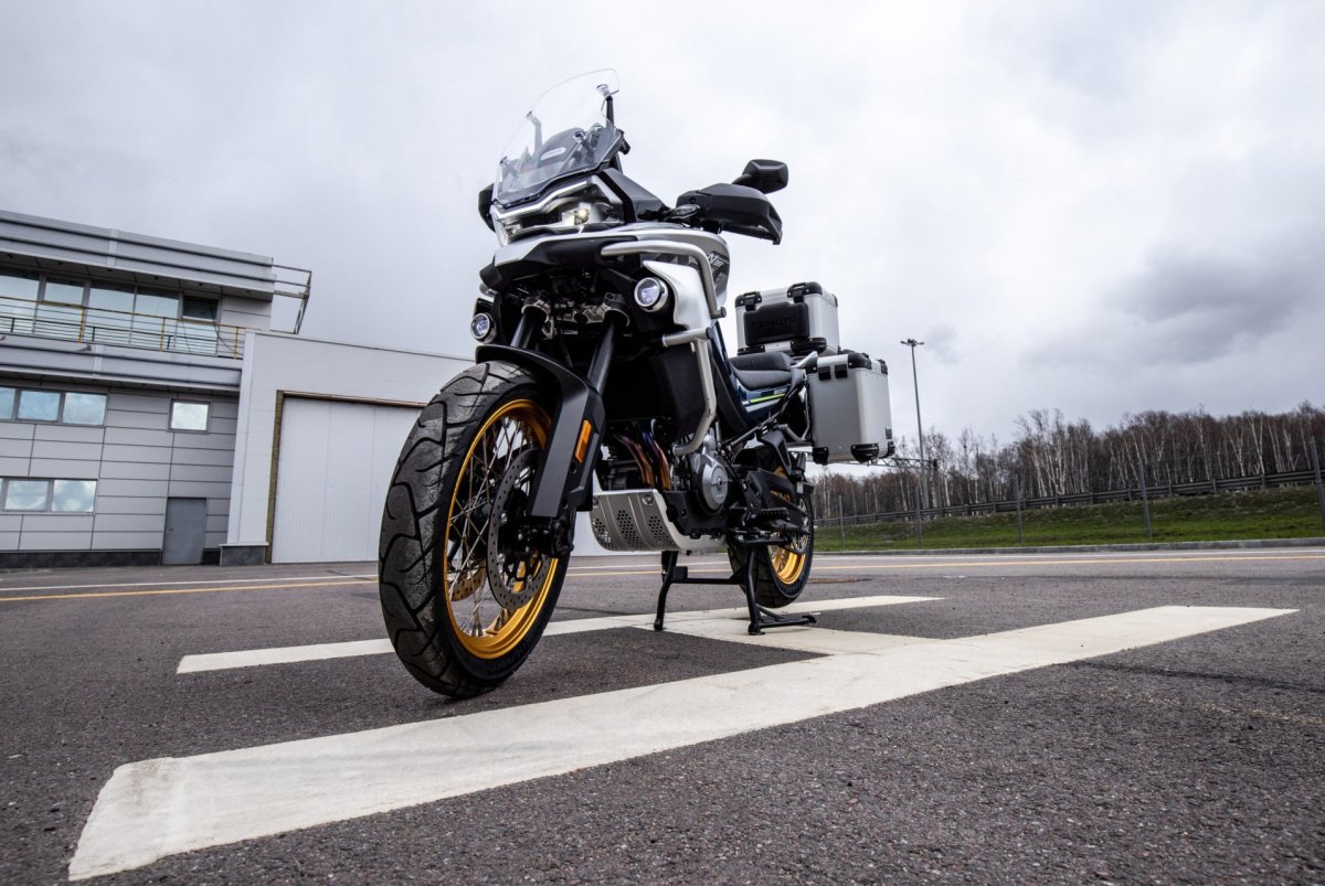 CFMOTO 800mt Touring (ABS)