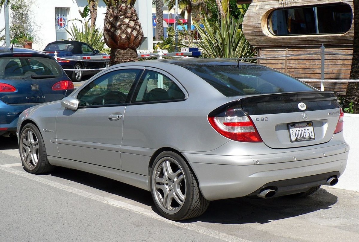 Мерседес c32 AMG