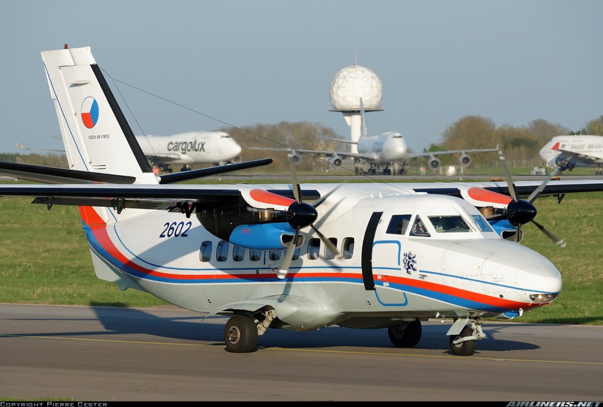 Let l-410uvp Turbolet Blueprint