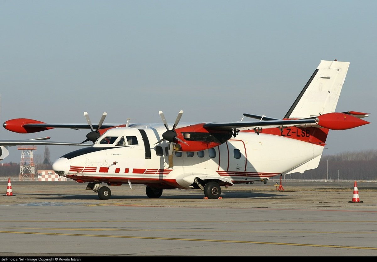 Harbin y-12f
