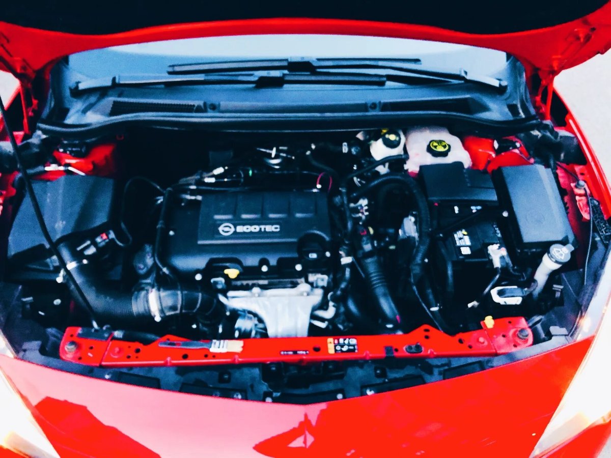 Opel Astra j 1.4 Turbo 2012