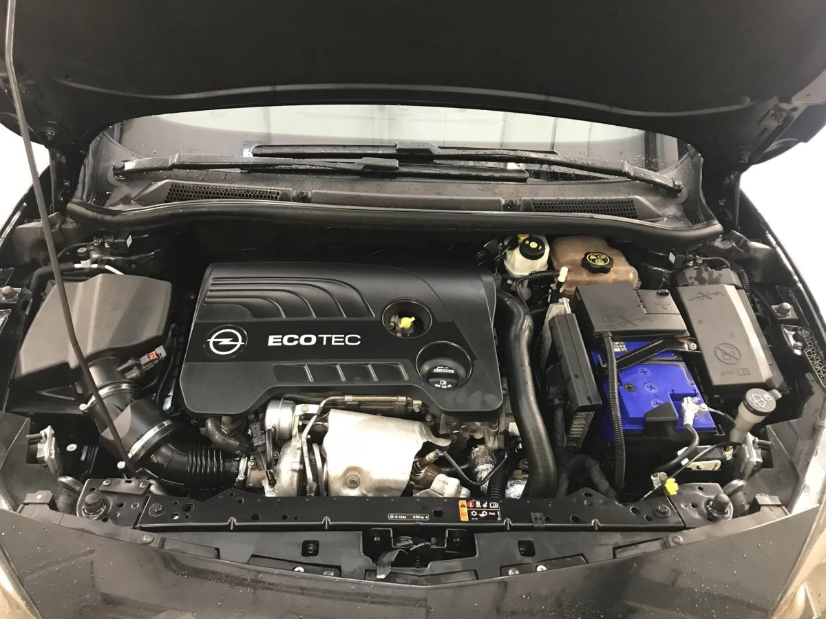 Подкапотное Astra j GTC 1.8