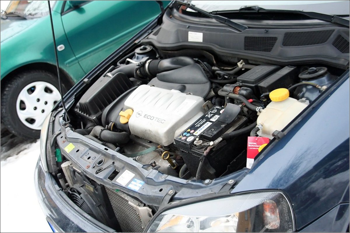 Opel Astra h 1.8 подкапотка