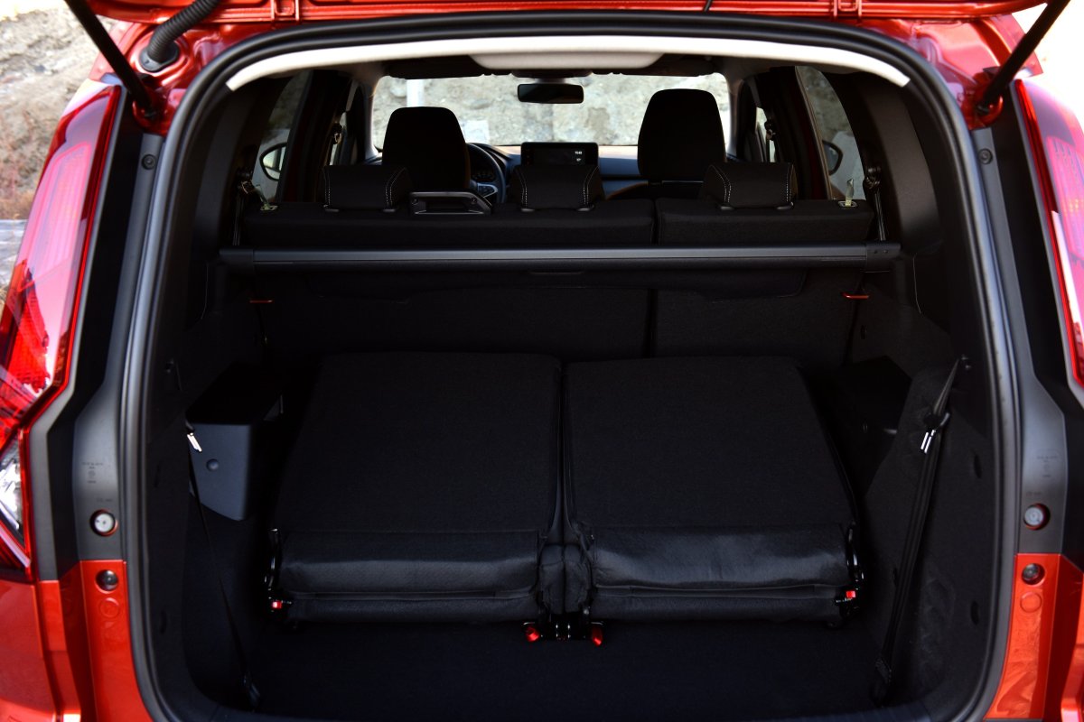 Dacia Jogger багажник 7 мест