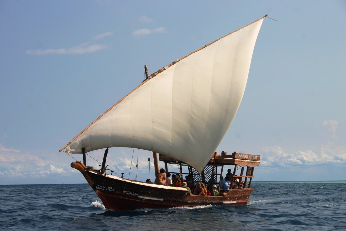 Dhow парусник