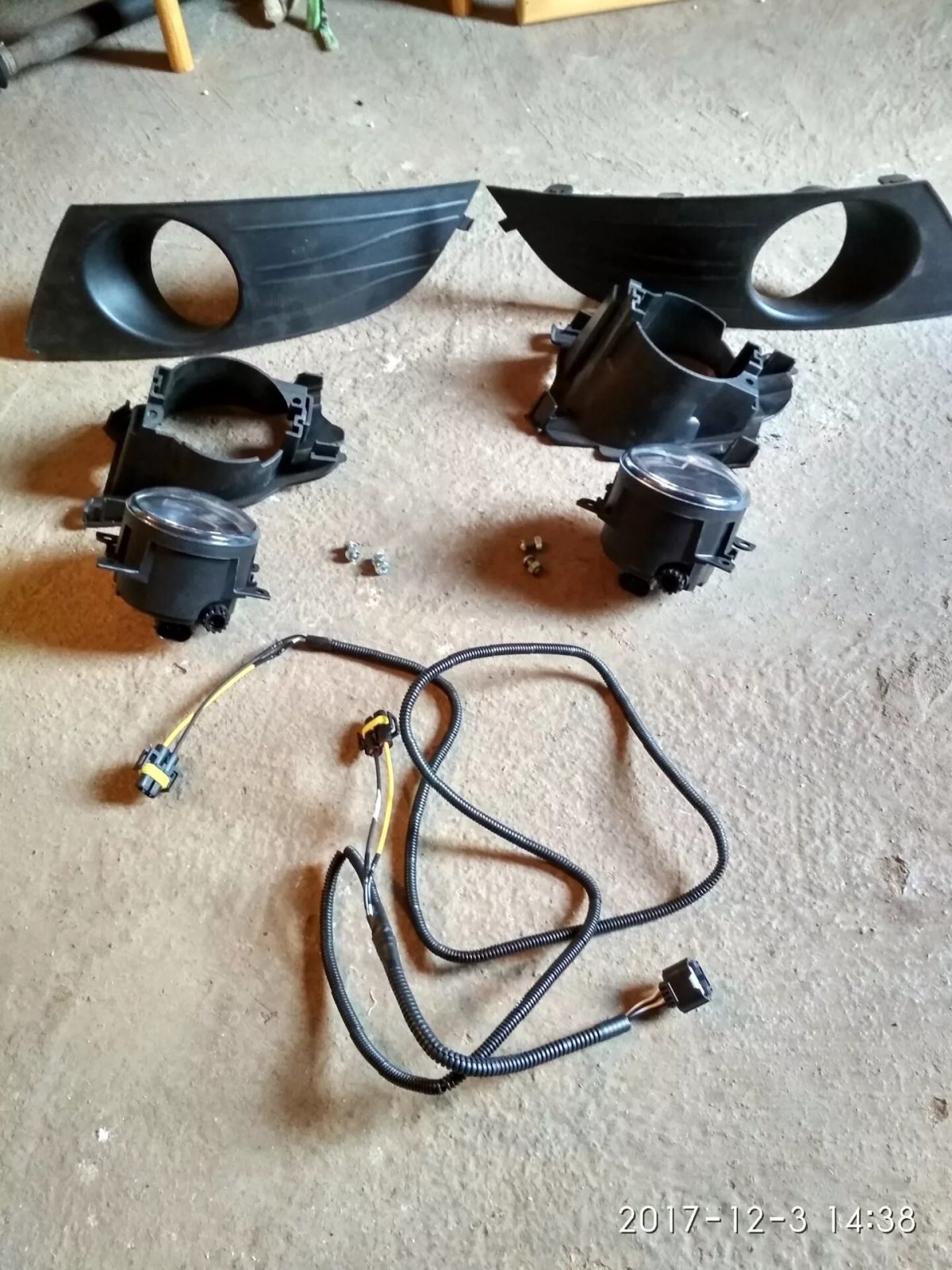 Крепления противотуманок Рено Логан 1