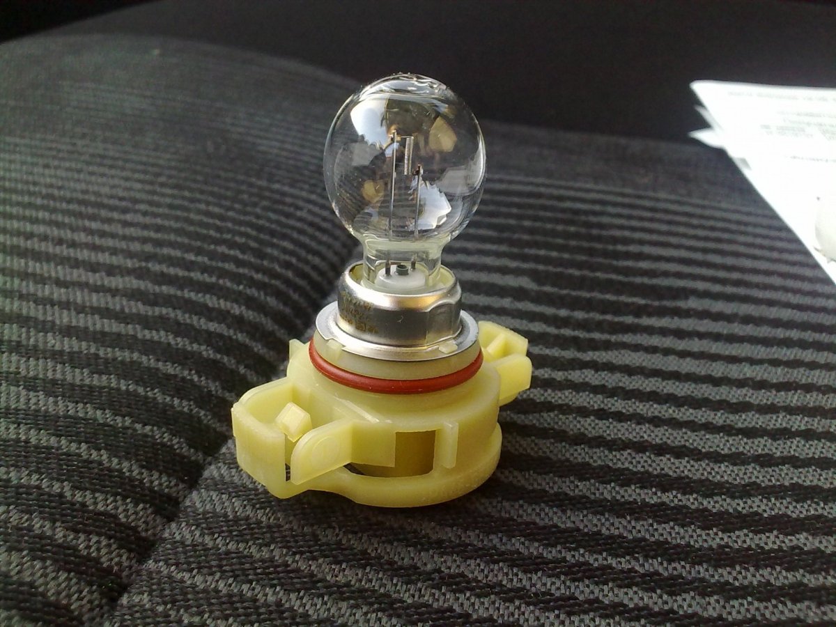 Лампочка противотуманки Рено Логан 1