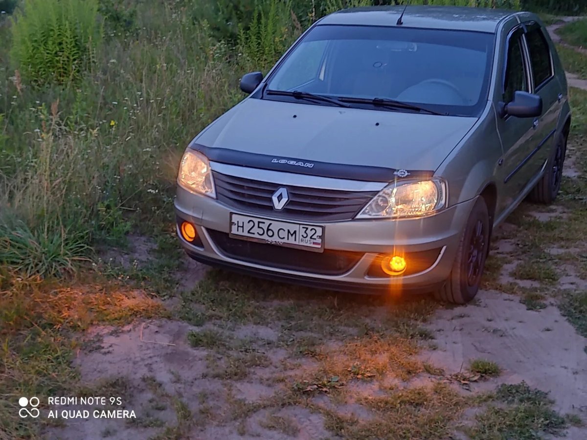 Противотуманные фары Рено Логан