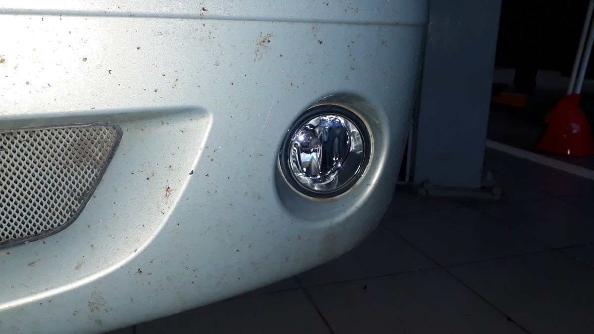 Бампер передний Логан 1 с ПТФ