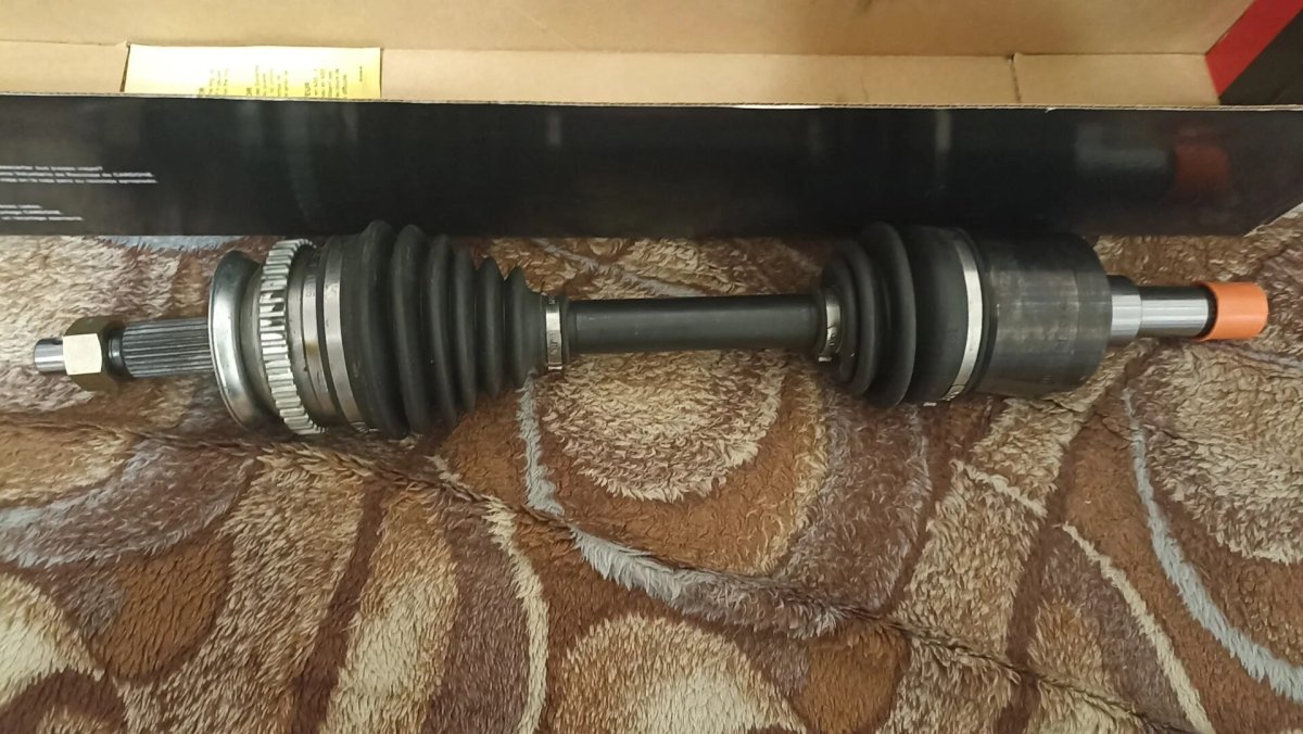 Привод левый на Тойота Хайлюкс