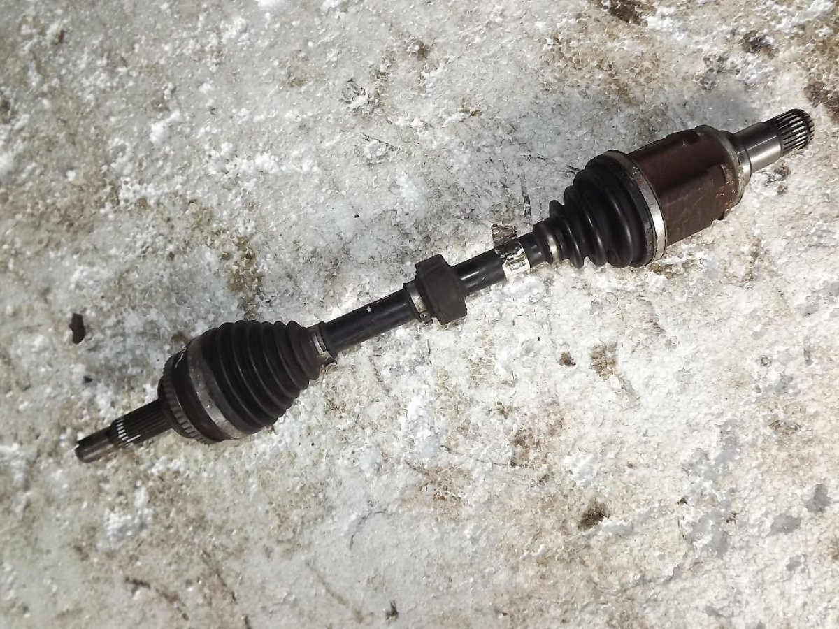 Привод передний правый в сборе Понтиак Вайб 2005г новый